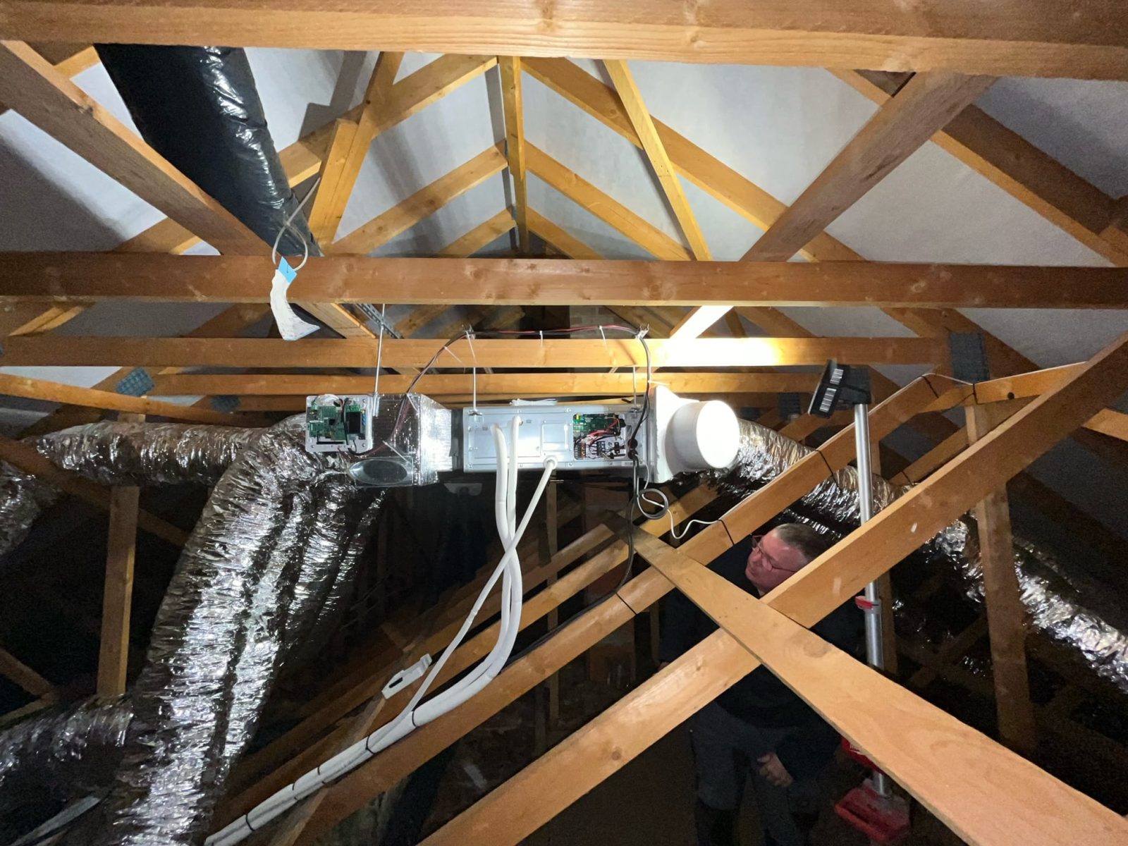 Installation climatisation multizone Weppes reseau de gaines souples isolees en combles