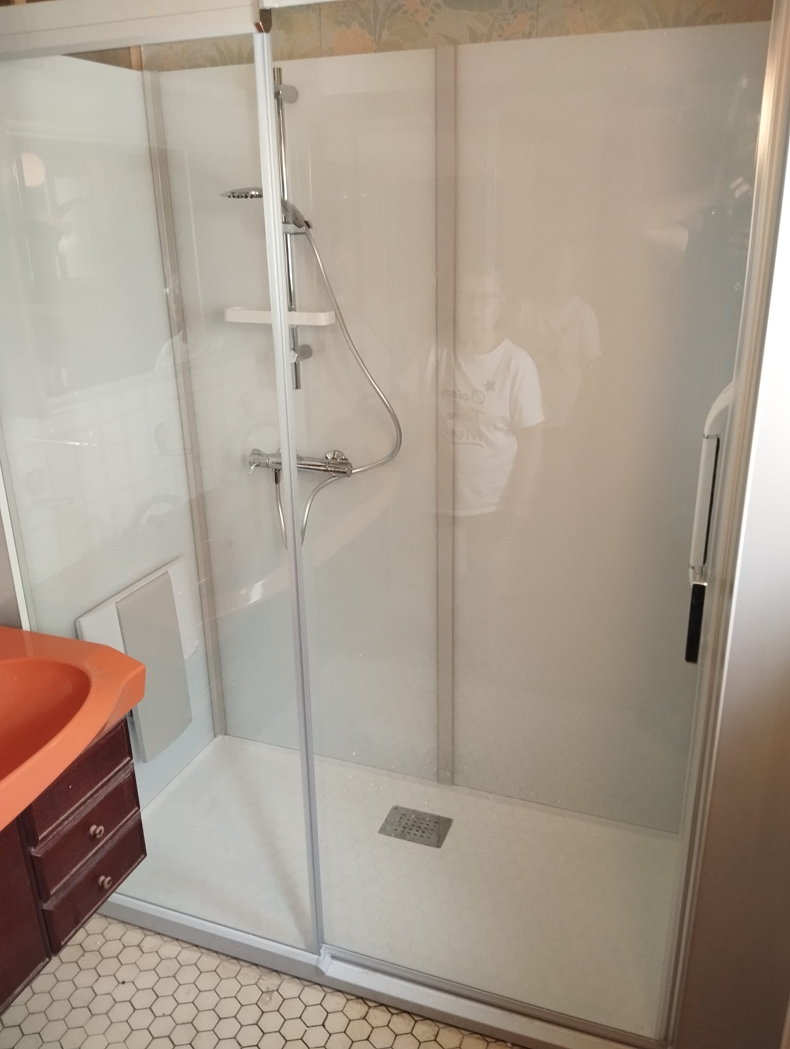 Rénovation salle de bain Fleurbaix - remplacement baignoire par douche sécurisée PMR