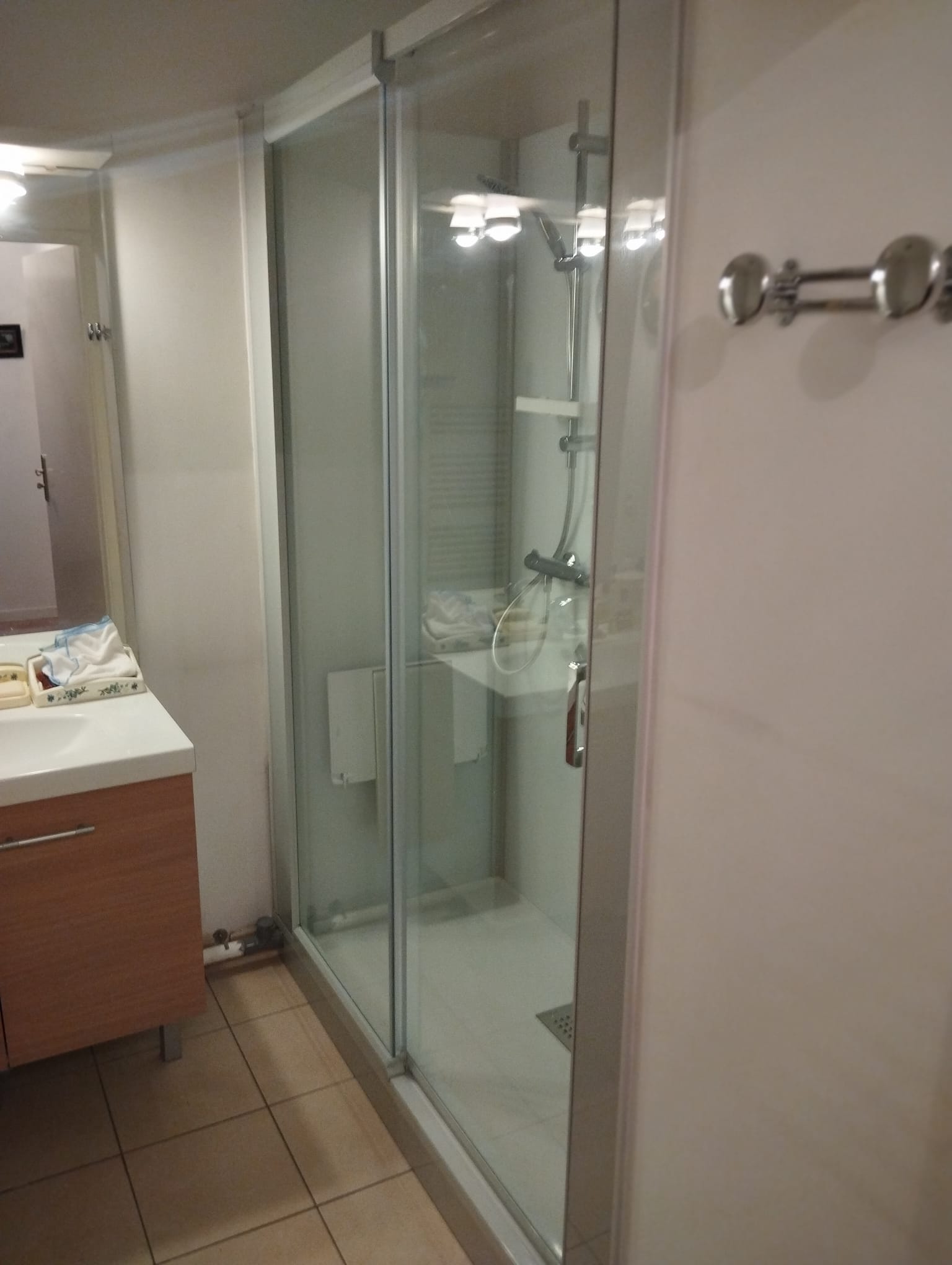 Renovation salle de bain Handibat douche securisee de plain-pied Couronne Lilloise