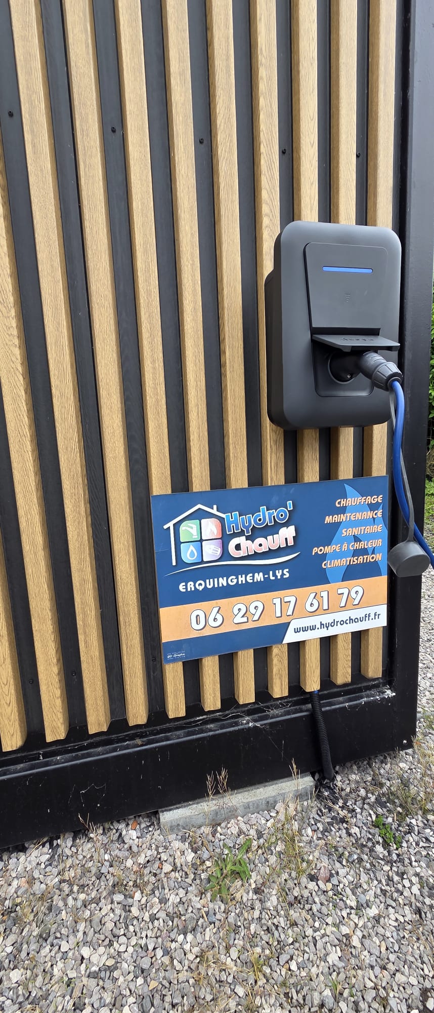Installation d'une borne de recharge murale sécurisée à Capinghem par un artisan électricien qualifié